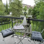 Artroom Guest house *